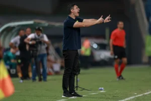 "Franco critica arbitragem após empate do Cuiabá: 'E se fosse no Corinthians?' - Repercussão"