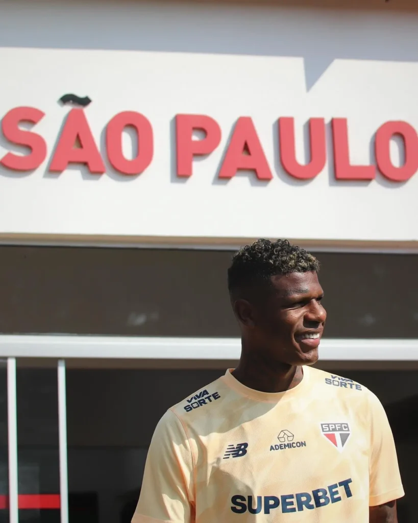 Jogadores Estrangeiros que Atuaram no São Paulo Futebol Clube