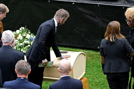 "Sven-Göran Eriksson é homenageado em funeral: David Beckham, Fifa e fãs prestam tributo ao treinador sueco"