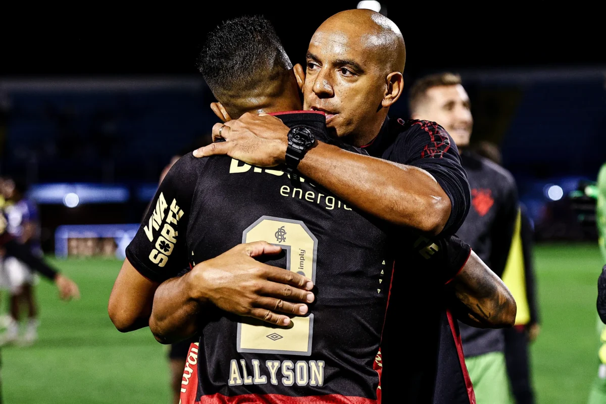 "Técnico Português do Sport Recebe Aprovação da Torcida após Estreia Vitoriosa na Série B"