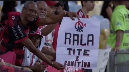 Tite é insultado por torcida do Flamengo ao retornar ao Maracanã