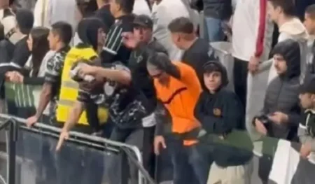 Torcedores do Corinthians são punidos após provocarem gremistas em relação à enchente no Rio Grande do Sul