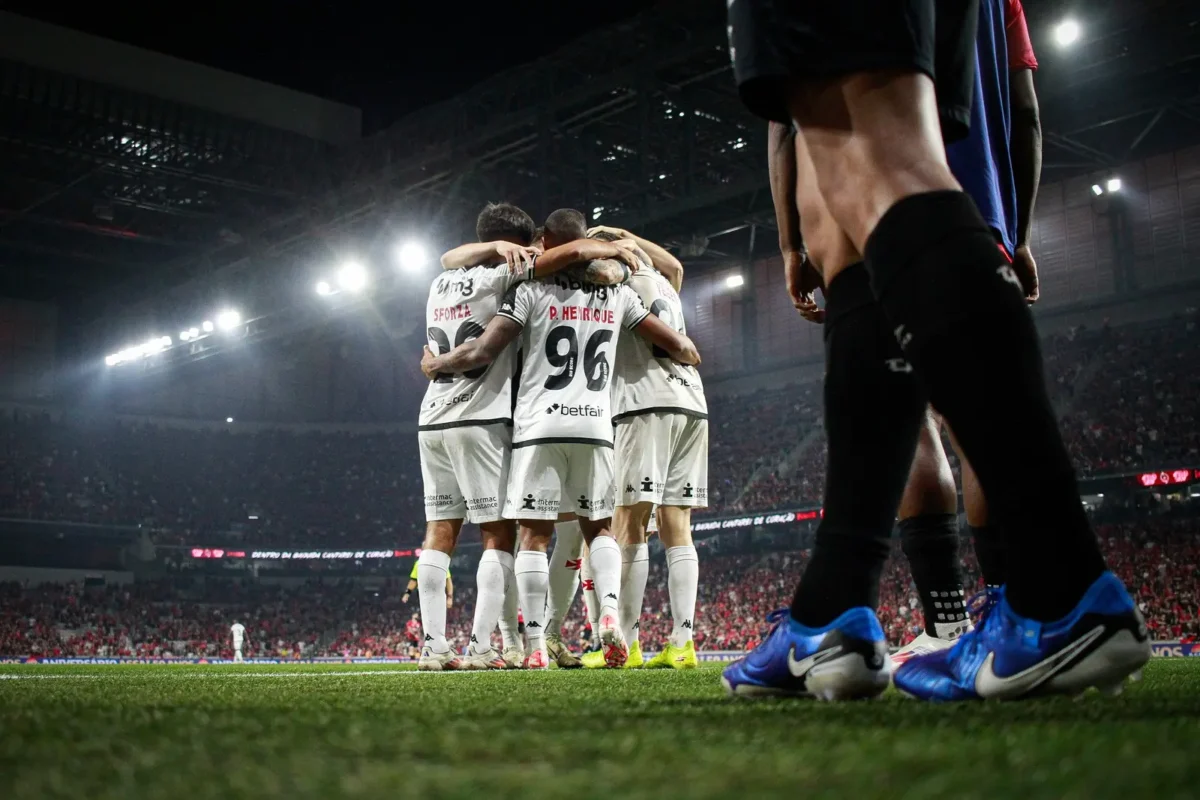 Vasco "Copa": Suor, Sangue Frio e Heroísmo contra o Athletico