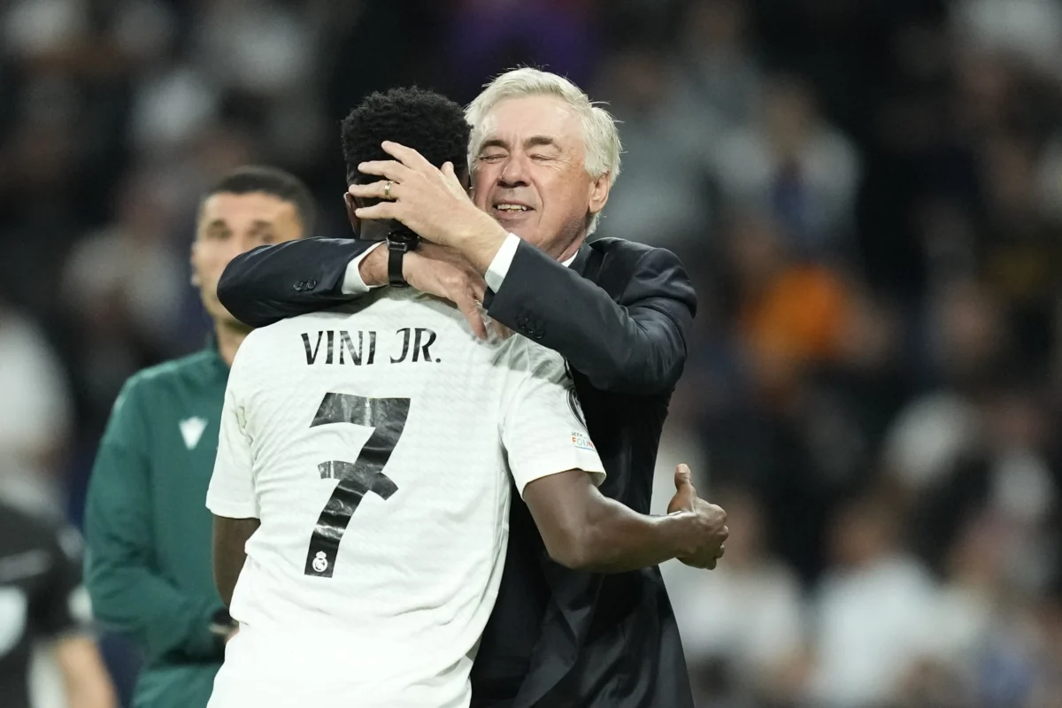 Ancelotti Revela o Significado do Abraço Carinhoso em Vini Jr: "É um Orgulho Treinar um dos Melhores do Mundo"