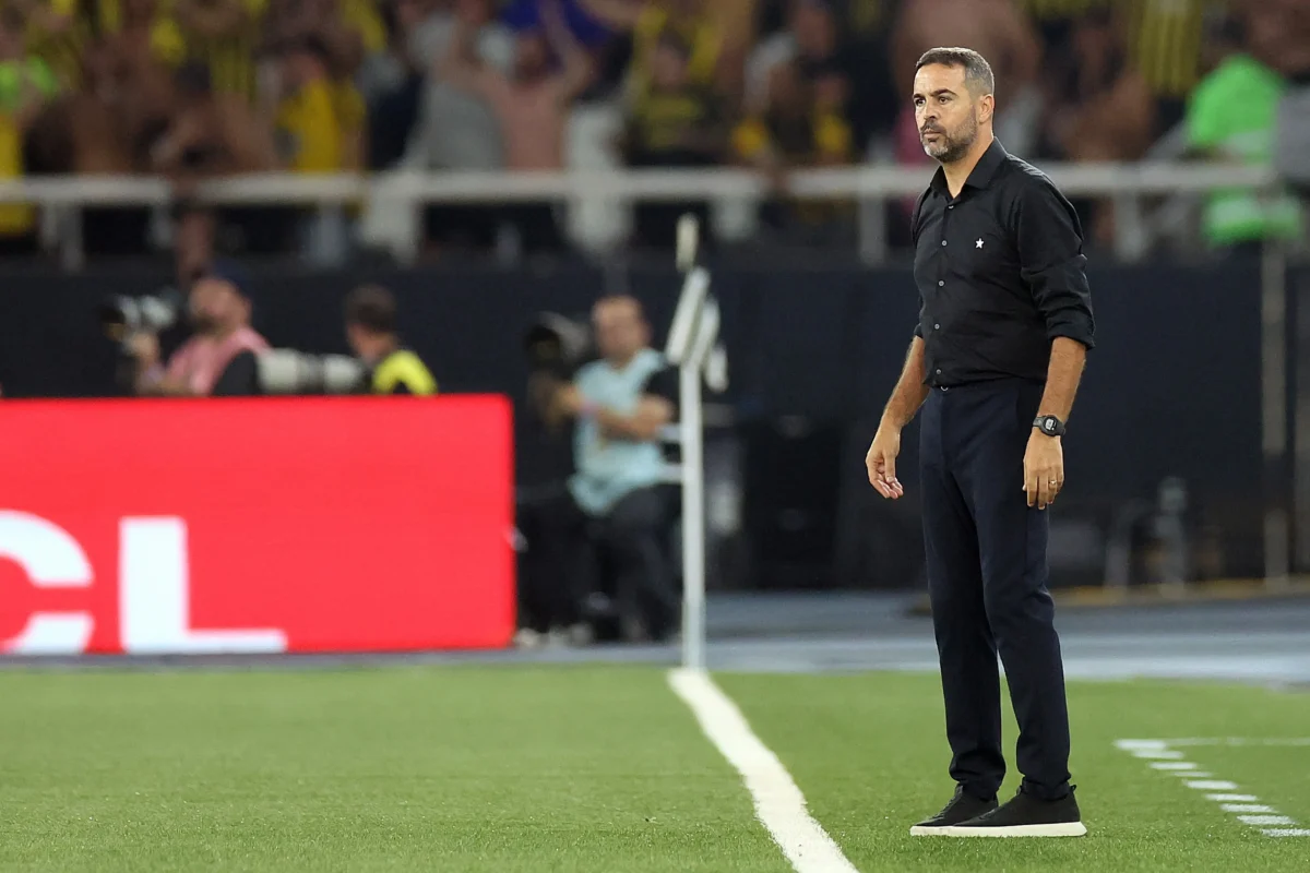 Artur Jorge Inspira Time do Botafogo no Vestiário Antes de Goleada Histórica contra o Peñarol