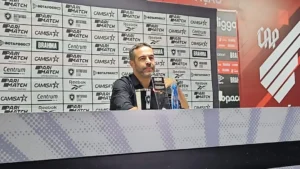 Artur Jorge comenta vitória do Botafogo sobre o Athletico-PR: análise completa