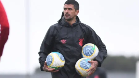 Athletico-PR inicia preparação para enfrentar o Corinthians: saiba quem volta e quem fica de fora.