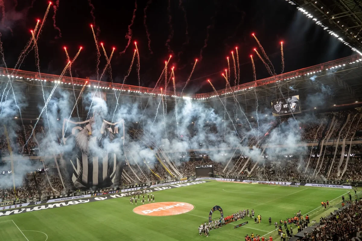 "Atlético-MG x Flamengo: Torcida do Galo Esgota Ingressos para Jogo de Volta em Cinco Horas"