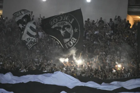 "Botafogo Bate Recorde de Público no Maracanã em 2024"