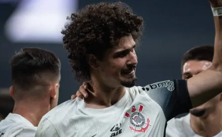 "Corinthians busca zagueiro campeão da Libertadores para formar dupla forte com André Ramalho"