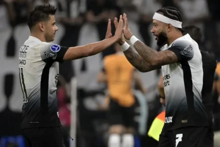 "Corinthians sem Memphis: Opções para suprir a ausência no duelo decisivo contra o Flamengo"