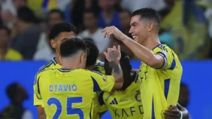 Cristiano Ronaldo marca gol e dá assistência: Al-Nassr conquista nova vitória.