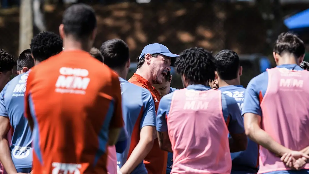 Cruzeiro inicia pré-temporada com Fernando Diniz e Rafa Silva em treinos híbridos