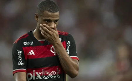 De La Cruz sofre lesão no Flamengo e pode perder finais da Copa do Brasil