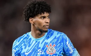 "Duração do Prazo para o Corinthians Pagar a Multa ao Flamengo por Hugo Souza"