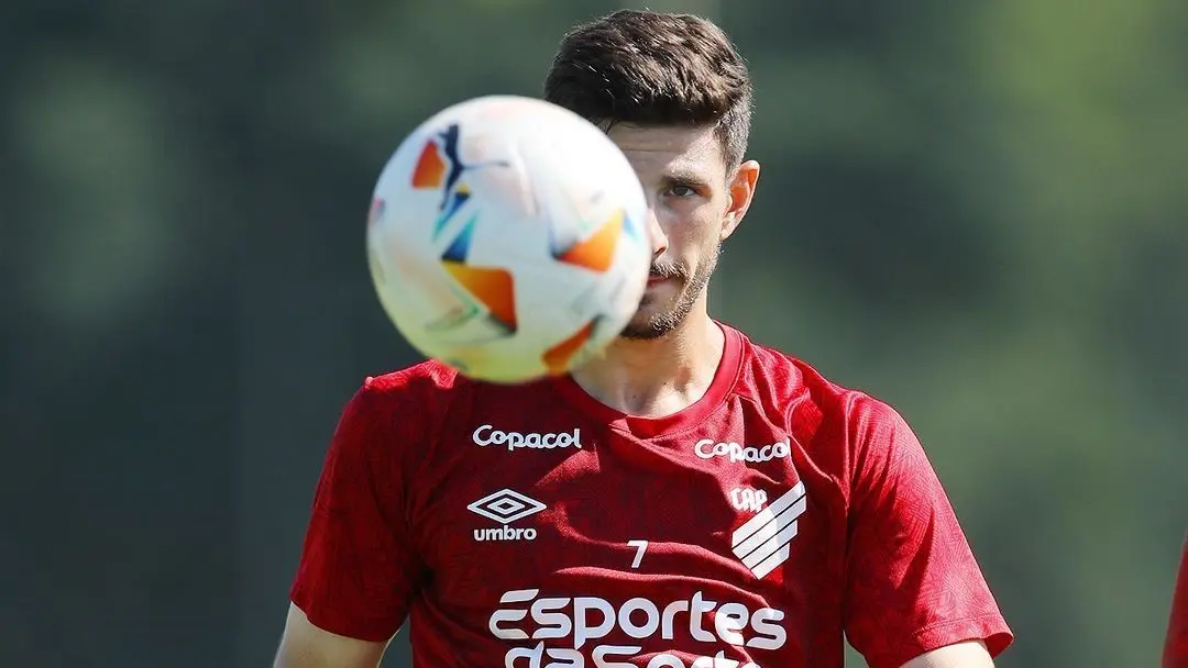 Escalação do Athletico: Times titular com mudanças devido à lesão de Pablo e Thiago Heleno contra o Botafogo.