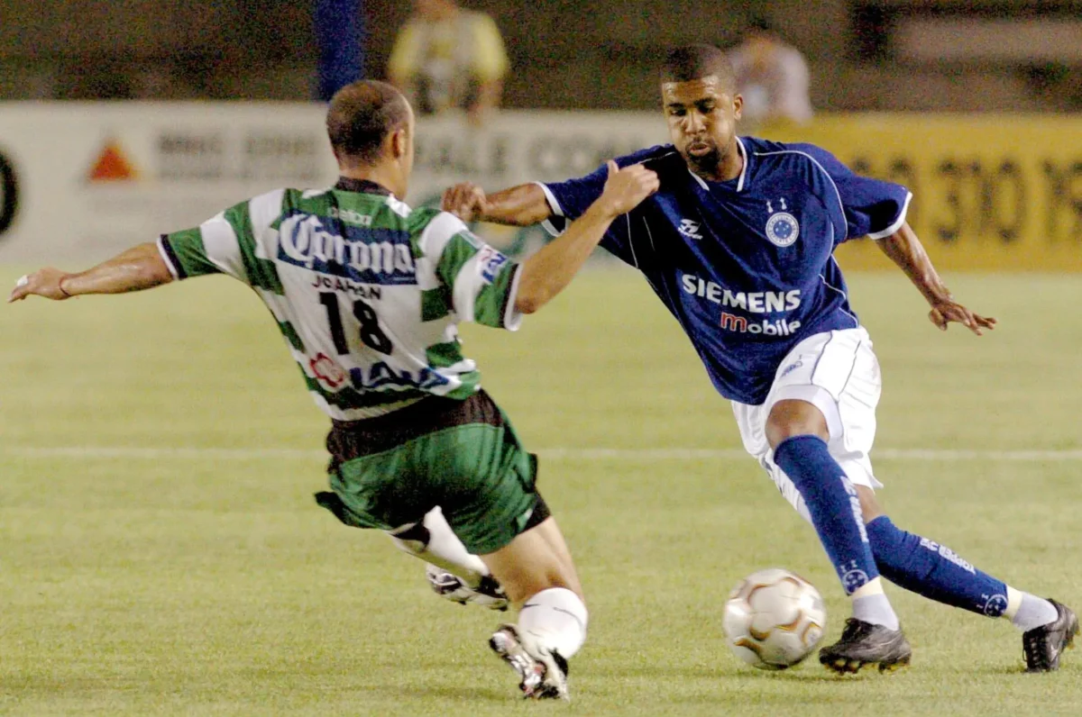 "Ex-Cruzeiro revela bastidores de jogo histórico contra o Bahia: luxa, jogador embriagado e polêmica"