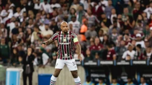 Felipe Melo visa renovação no Fluminense e projeta transição para técnico após 2025.