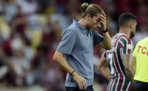 "Filipe Luís perde Pulgar: Flamengo vai desfalcado à final da Copa do Brasil"