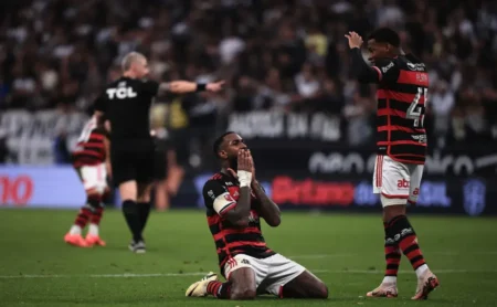 "Flamengo Elimina Corinthians com Empate Dramático e Avança à Final da Copa Betano do Brasil"