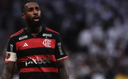 Gerson Evita Corte no Último Minuto e Joga em Vitória do Flamengo sobre o Corinthians