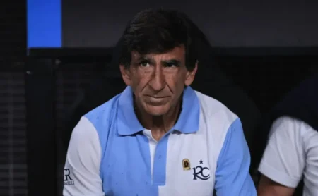 Gustavo Costas, técnico do Racing, destaca superioridade em confronto contra Corinthians pela Copa Sul-Americana: "Fomos nós"