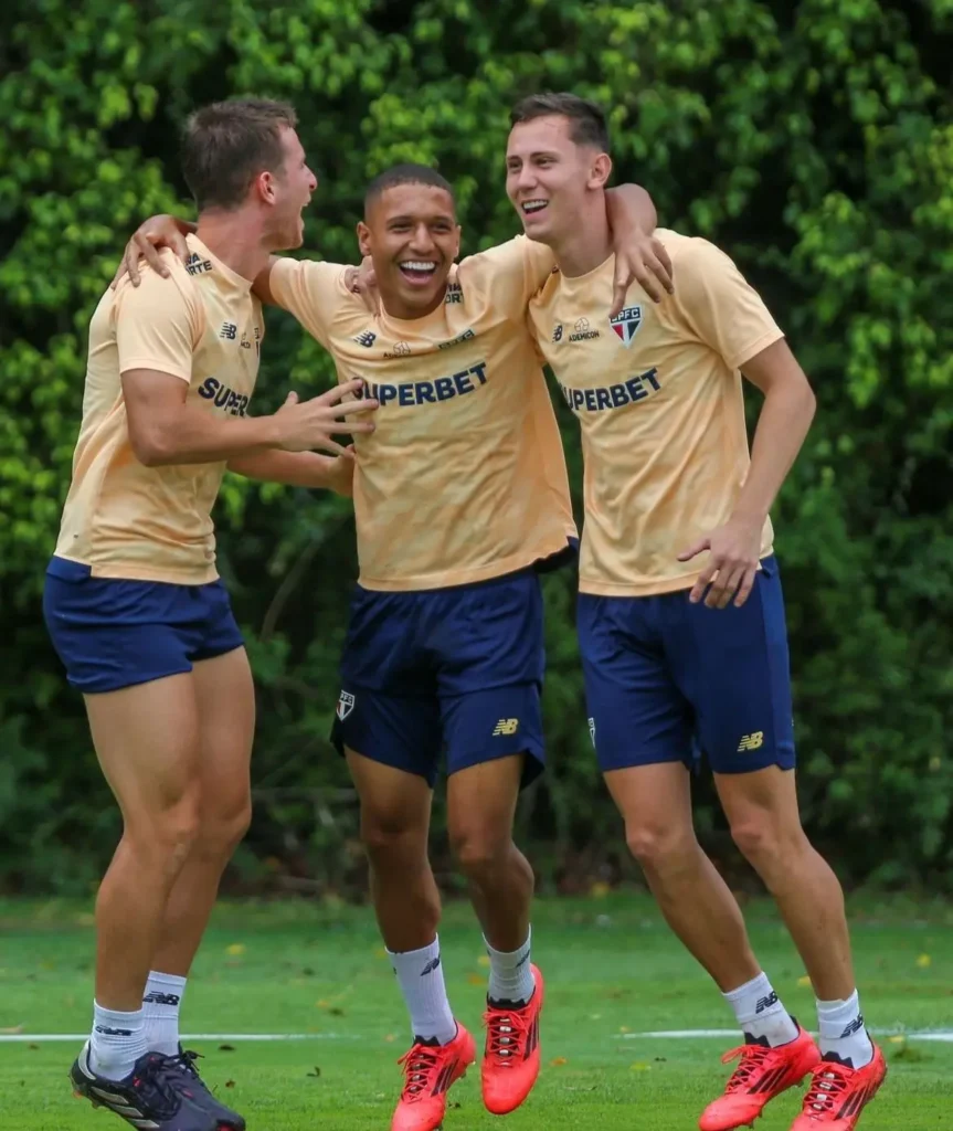 Henrique Carmo: São Paulo aguarda resposta para renovar contrato com jovem atacante.