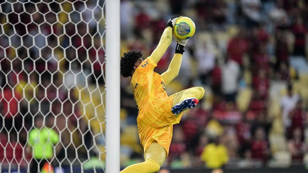 Hugo Souza: "Fomos resilientes" - Corinthians mantém esperanças na Copa do Brasil após derrota no Maracanã