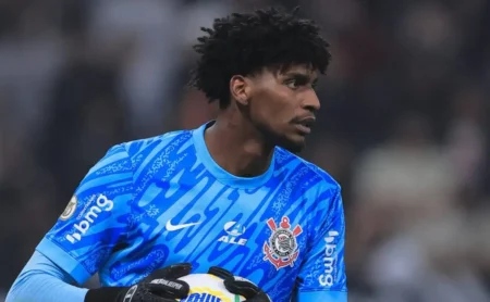 "Hugo Souza decide futuro no Flamengo e Corinthians é informado da decisão do goleiro"