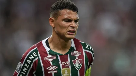 Hulk x Léo Jardim: O Artilheiro e o Paredão se Enfrentam na Semifinal do Campeonato Brasileiro - Atlético-MG x Vasco