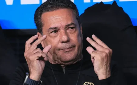 "Ídolo do Corinthians revela: Vanderlei Luxemburgo era odiado"