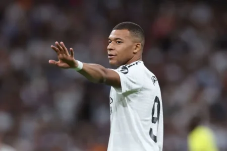 Kylian Mbappé nega envolvimento em suposto caso de estupro investigado pela polícia sueca