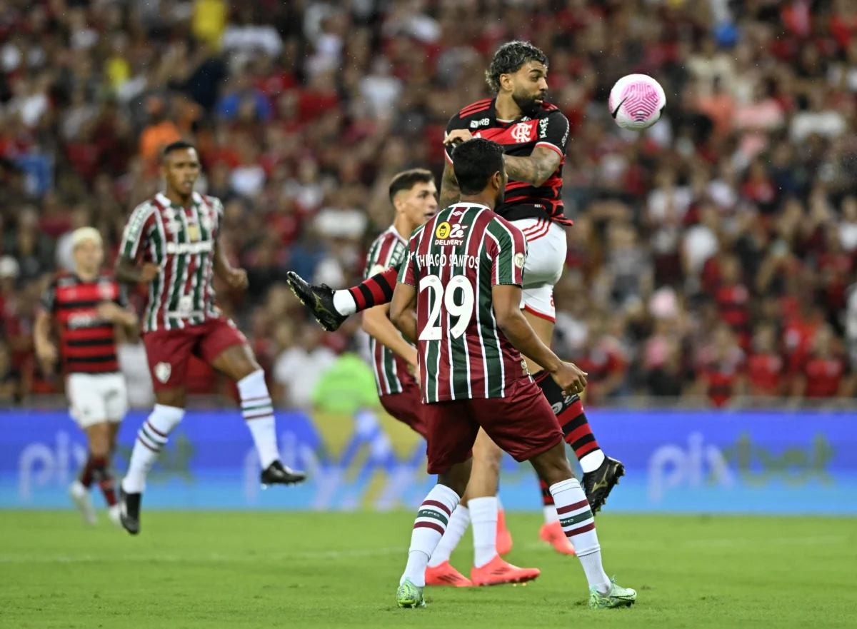 Léo Ortiz: "Juntar os cacos" - Zagueiro do Flamengo vê título do Brasileiro distante, mas pede concentração para jogo contra Corinthians