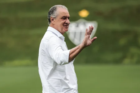 "Libertadores: Presidente do Atlético-MG prevê final com time brasileiro e preto-e-branco"