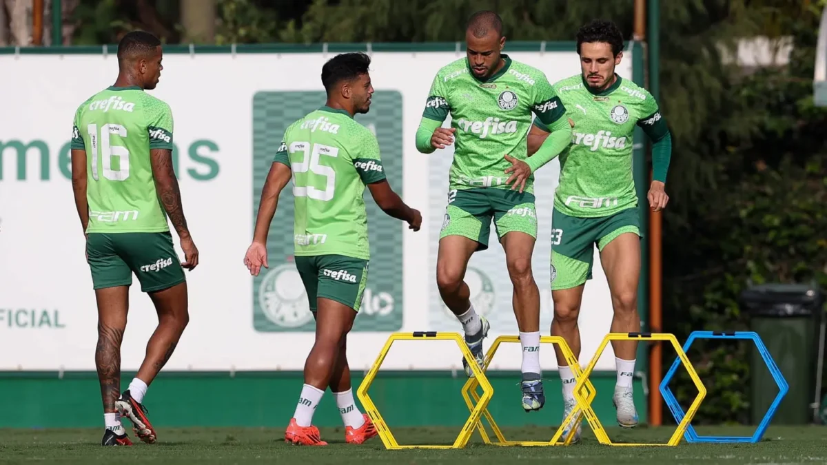 "Mayke fala sobre período de lesão: 'Fiquei um pouco rabugento' após reapresentação do Palmeiras"