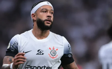 "Memphis Depay marca com passe de gênio para Yuri Alberto em Corinthians x Racing: Jogada 'Absurda'".