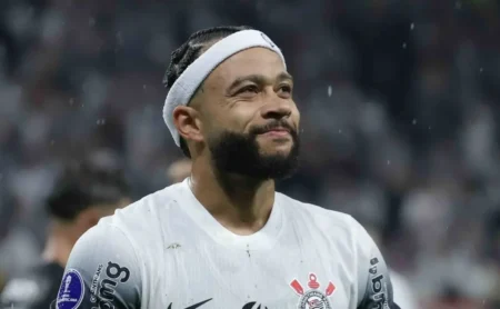 Memphis Depay tem histórico positivo contra argentinos antes de enfrentar o Racing pelo Corinthians na Copa Sul-Americana.