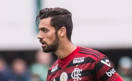 Pablo Marí pode voltar ao Flamengo: pré-contrato abre chance para retorno do zagueiro