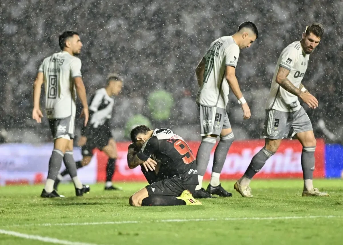 Rafael Paiva comenta eliminação do Vasco: "Honrou a camisa"