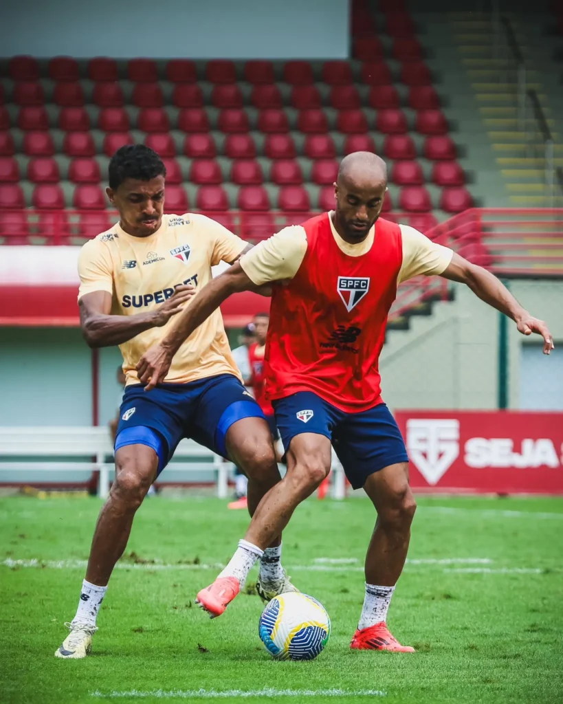 "São Paulo se prepara para confronto com Criciúma: Possível retorno de dupla titular na escalação"