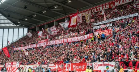 Torcedores do Mainz protestam contra Jürgen Klopp: "Esqueceu de tudo que fizemos?"