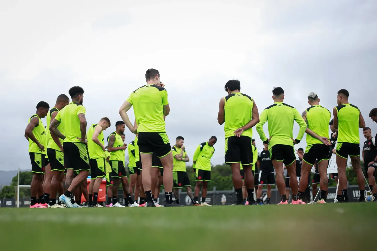 Vasco da Gama: 14 rodadas sem sair do 8º ao 10º lugar no campeonato.