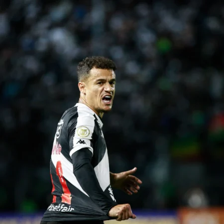 "Vasco da Gama: Rayan treina com o elenco, enquanto Coutinho e Léo realizam atividades físicas leves"