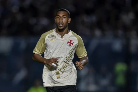 Vasco não perde com a terceira camisa: invencibilidade em estreias desde 2010