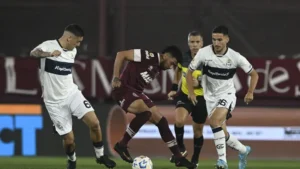 O Lanús, rival do Cruzeiro, completa dois meses sem vencer no Campeonato Argentino e perde jogadores titulares para a semifinal