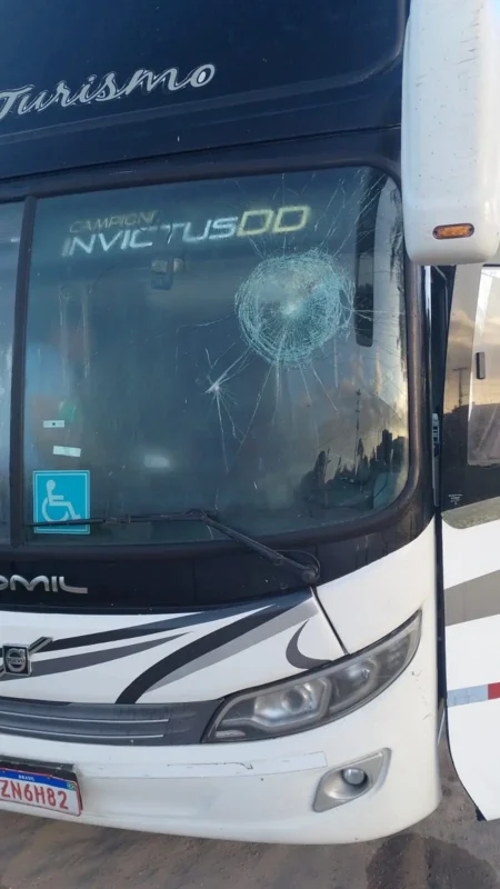 Ônibus de Torcedores do Botafogo é Alvo de Pedradas na Fronteira entre Uruguai e Brasil