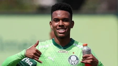 "Previsão de retorno de Estêvão ao Palmeiras: saiba quando ele pode voltar"