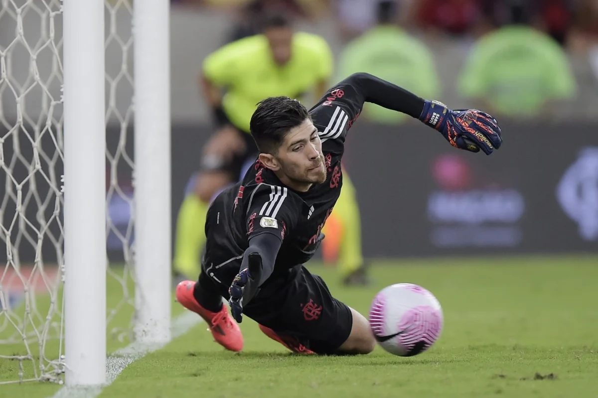 Rossi fala sobre a final do Brasileirão Sub-20: "Decisivo contra o Corinthians, pode ter pênaltis"