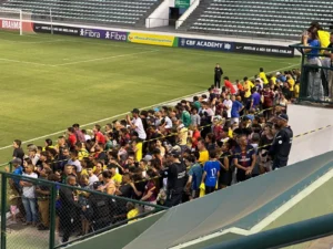 Seleção Brasileira de Futebol Treina em Brasília com Grande Público, Matheus Pereira Estreia e Visita de Pentacampeão.