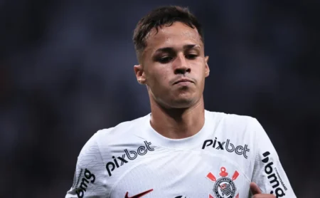 Torcida do Corinthians reage à possível saída de Matheus Araújo: "Vai tarde!"